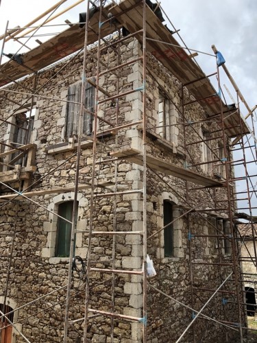 Το Ρηγοπουλέικο καλυμμένο με ικριώματα κατά τις σωστικές εργασίες, 2017–18