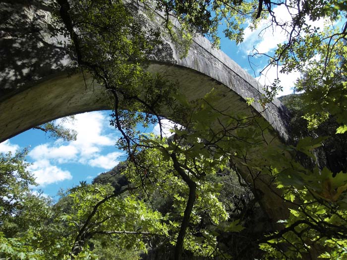 To gefiri sto Domoko