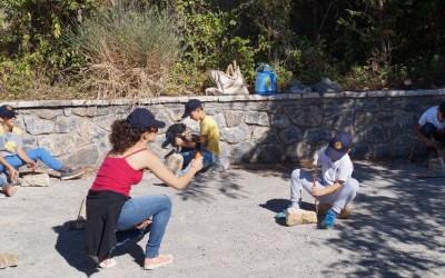 Οι πιτσιρικάδες με τα σφυροκάλεμα!